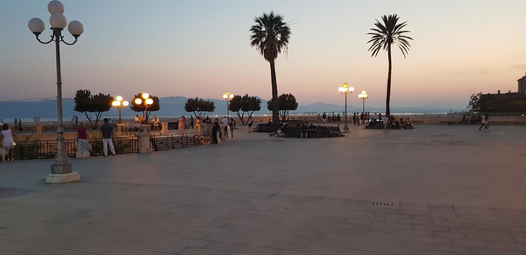 Eva Luxury Suite Cagliari Esterno foto