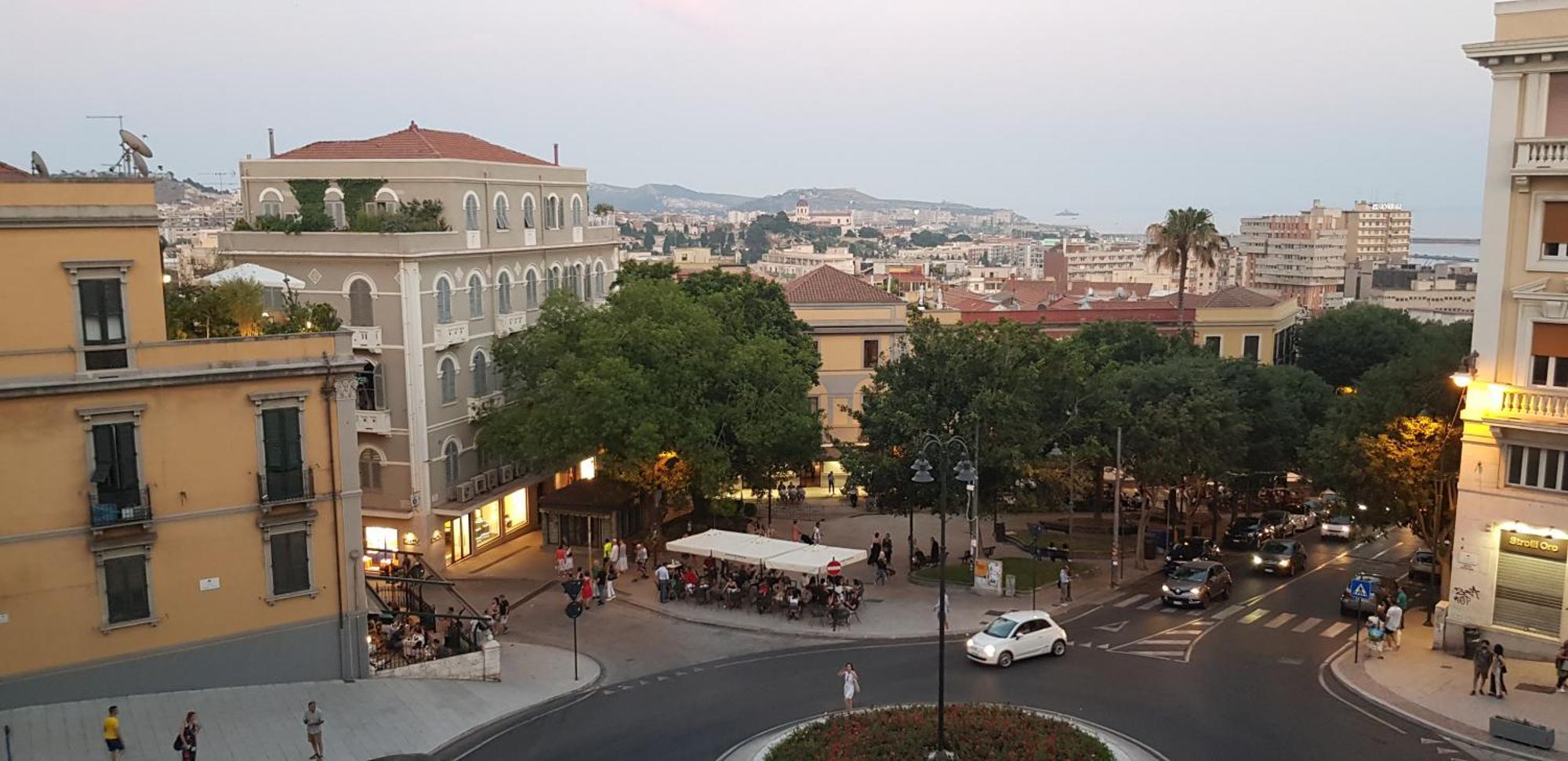 Eva Luxury Suite Cagliari Esterno foto