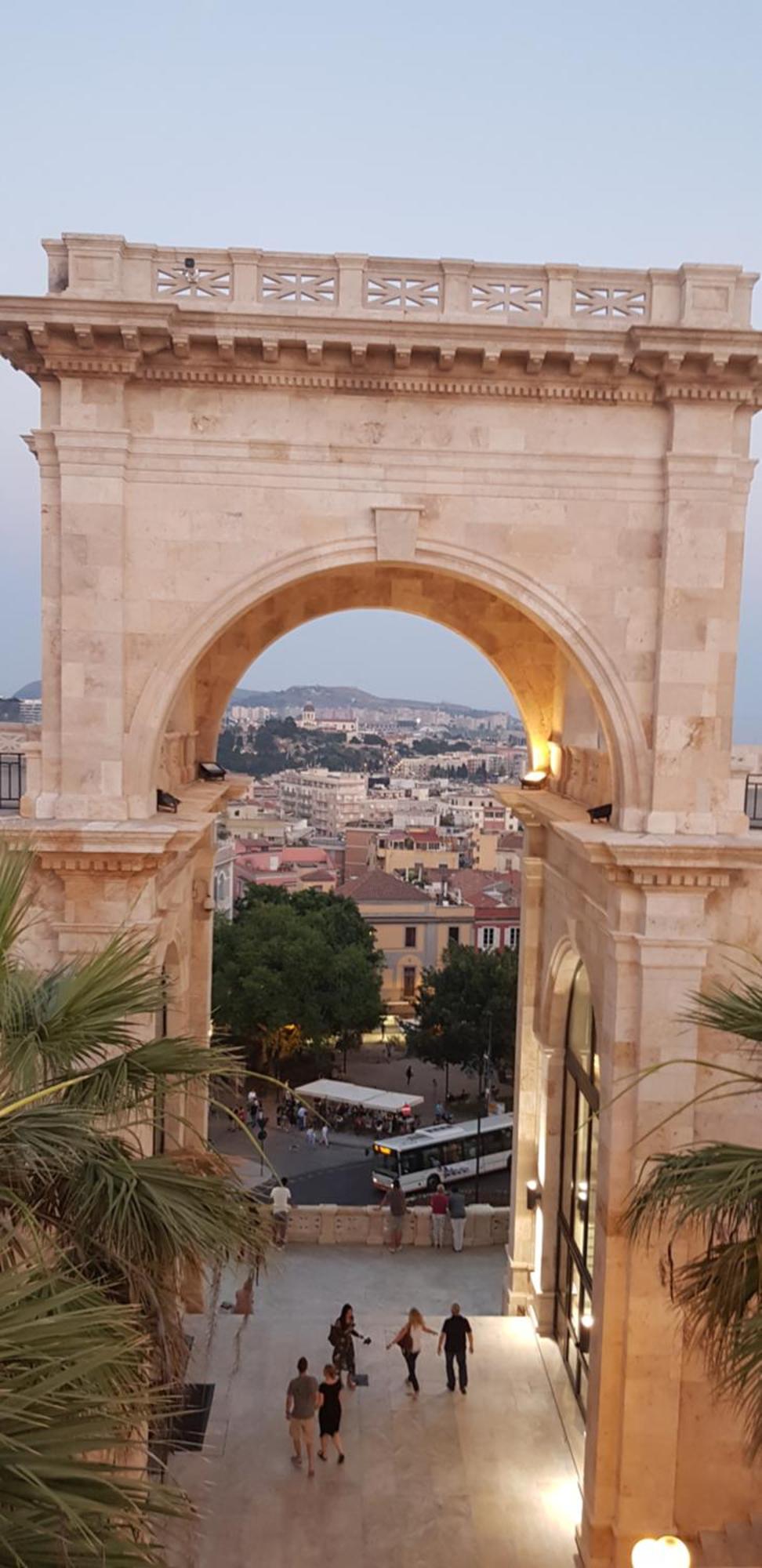 Eva Luxury Suite Cagliari Esterno foto